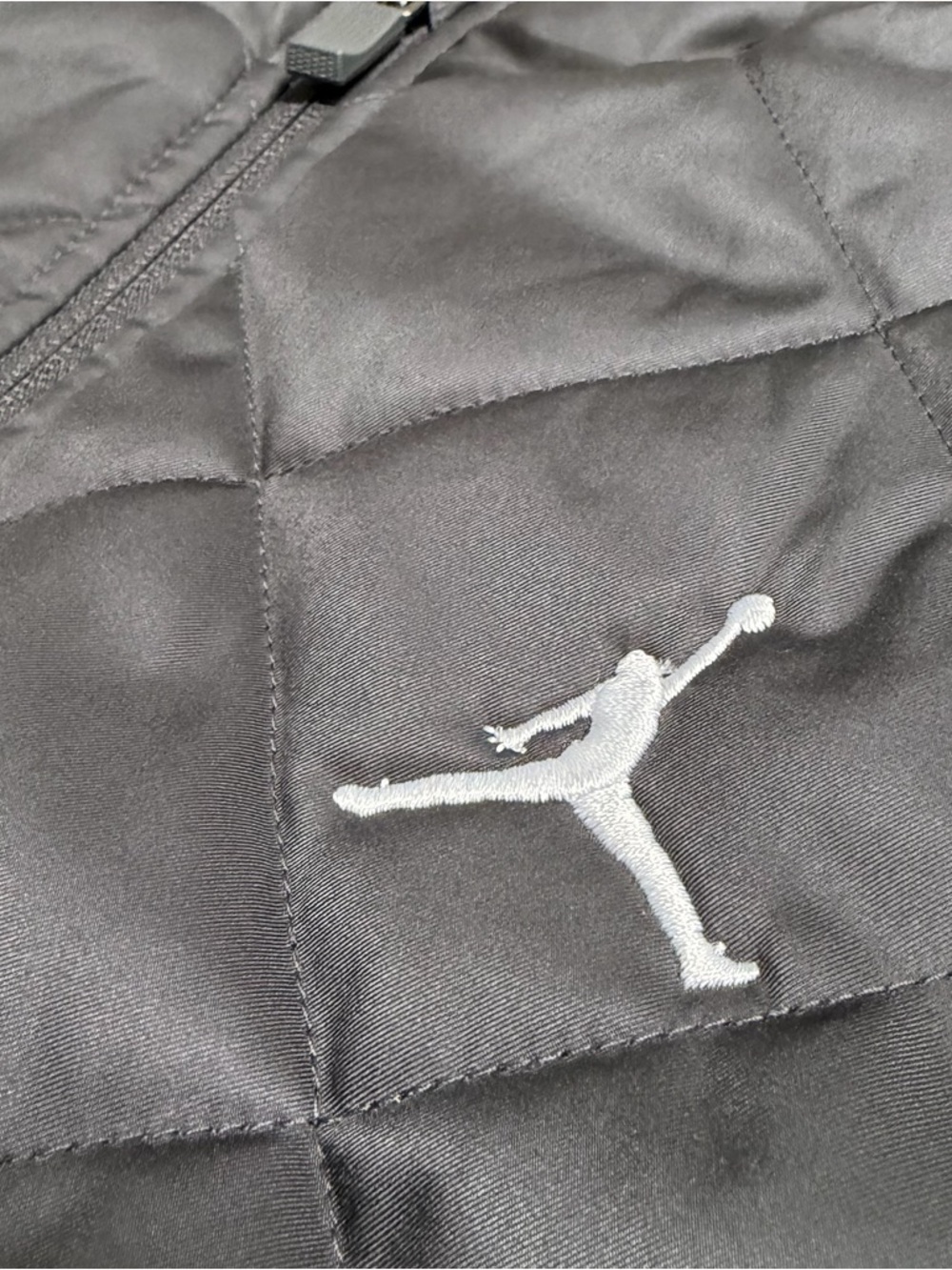 UCLA Joe Bruin Air Jordan Diamond Quilted Fleece-lined Vest Men’s S Black - Picture 4 of 8